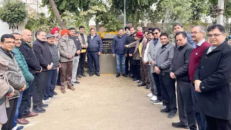 JIT कॉलोनियों में 5.89 करोड़ रुपये के सड़क कार्यों का उद्घाटन JIT कॉलोनियों में 5.89 करोड़ रुपये के सड़क कार्यों का उद्घाटन