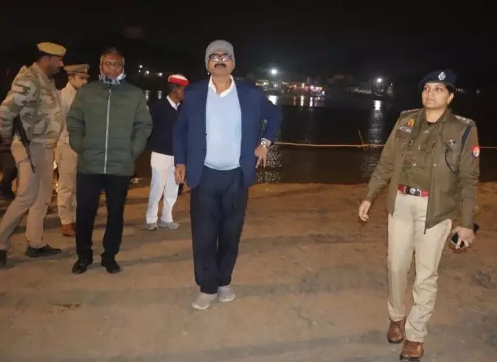 Farrukhabad: जिलाधिकारी-पुलिस अधीक्षक ने मेला स्थल का निरीक्षण किया Farrukhabad: जिलाधिकारी-पुलिस अधीक्षक ने मेला स्थल का निरीक्षण किया