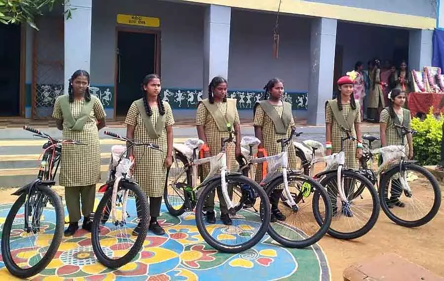 सरकारी स्कूल में साइकिल लाइब्रेरी; ट्रांसपोर्टेशन की समस्या का नया समाधान सरकारी स्कूल में साइकिल लाइब्रेरी; ट्रांसपोर्टेशन की समस्या का नया समाधान