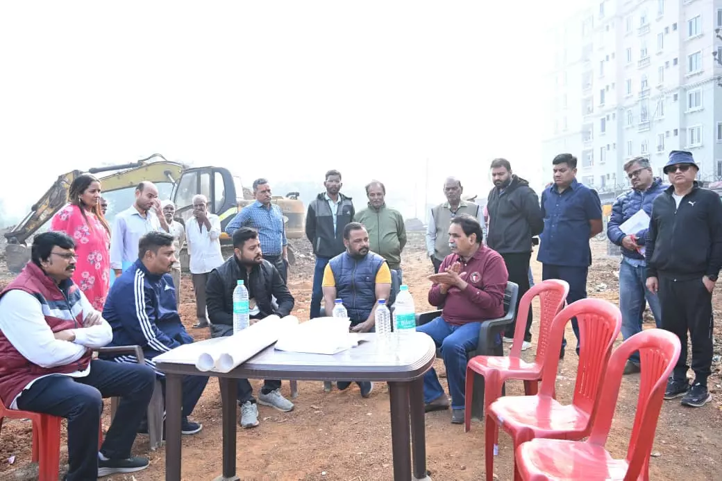 बिफरे राजेश मूणत, कहा - शिक्षा के मंदिर निर्माण में देरी बर्दाश्त नहीं बिफरे राजेश मूणत, कहा - शिक्षा के मंदिर निर्माण में देरी बर्दाश्त नहीं