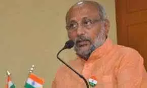 VP ने स्टूडेंट्स से AI में आ रही रुकावटों के बीच मज़बूत बने रहने की अपील की VP ने स्टूडेंट्स से AI में आ रही रुकावटों के बीच मज़बूत बने रहने की अपील की