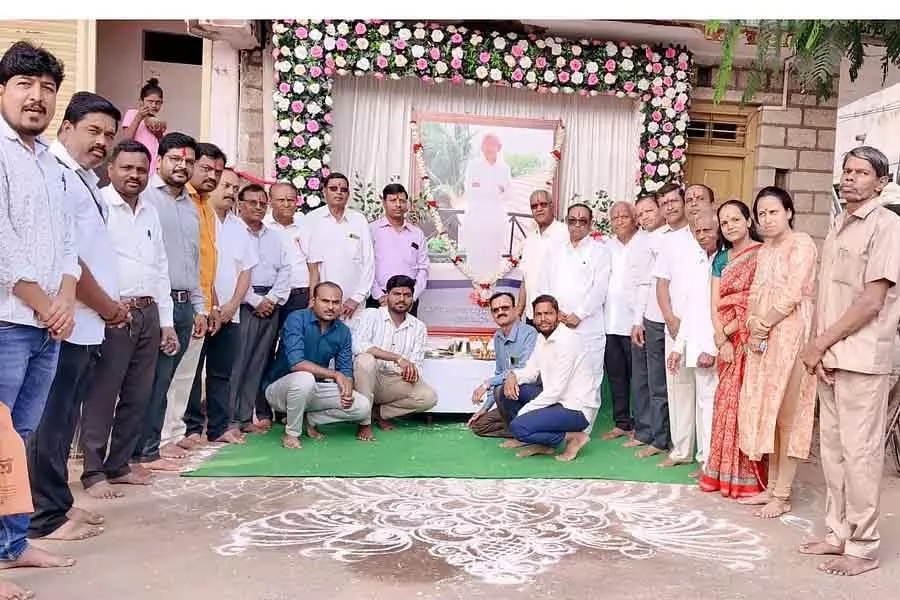 Siddheshwar स्वामीजी पुण्यतिथि: प्रवचन दिवस घोषित करने की मांग Siddheshwar स्वामीजी पुण्यतिथि: प्रवचन दिवस घोषित करने की मांग