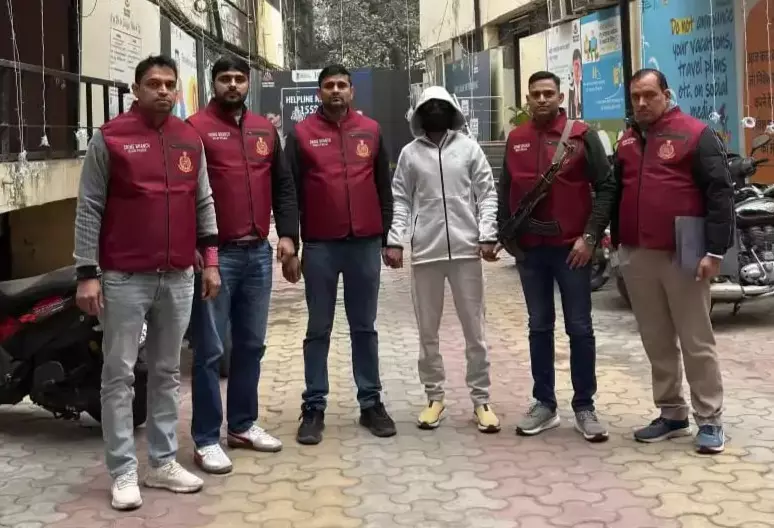 New Delhi: पुलिस ने अंतरराज्यीय हथियार तस्करी के गुर्गे को दबोचा New Delhi: पुलिस ने अंतरराज्यीय हथियार तस्करी के गुर्गे को दबोचा
