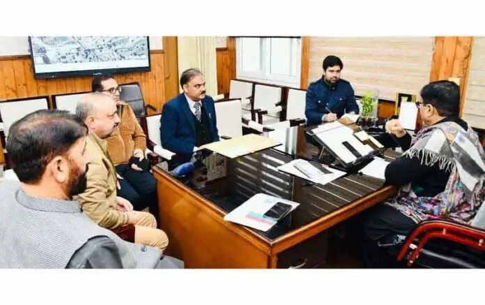 JAMMU: वन मंत्री ने विधायकों और आम लोगों द्वारा उठाए गए मुद्दों की समीक्षा की JAMMU: वन मंत्री ने विधायकों और आम लोगों द्वारा उठाए गए मुद्दों की समीक्षा की