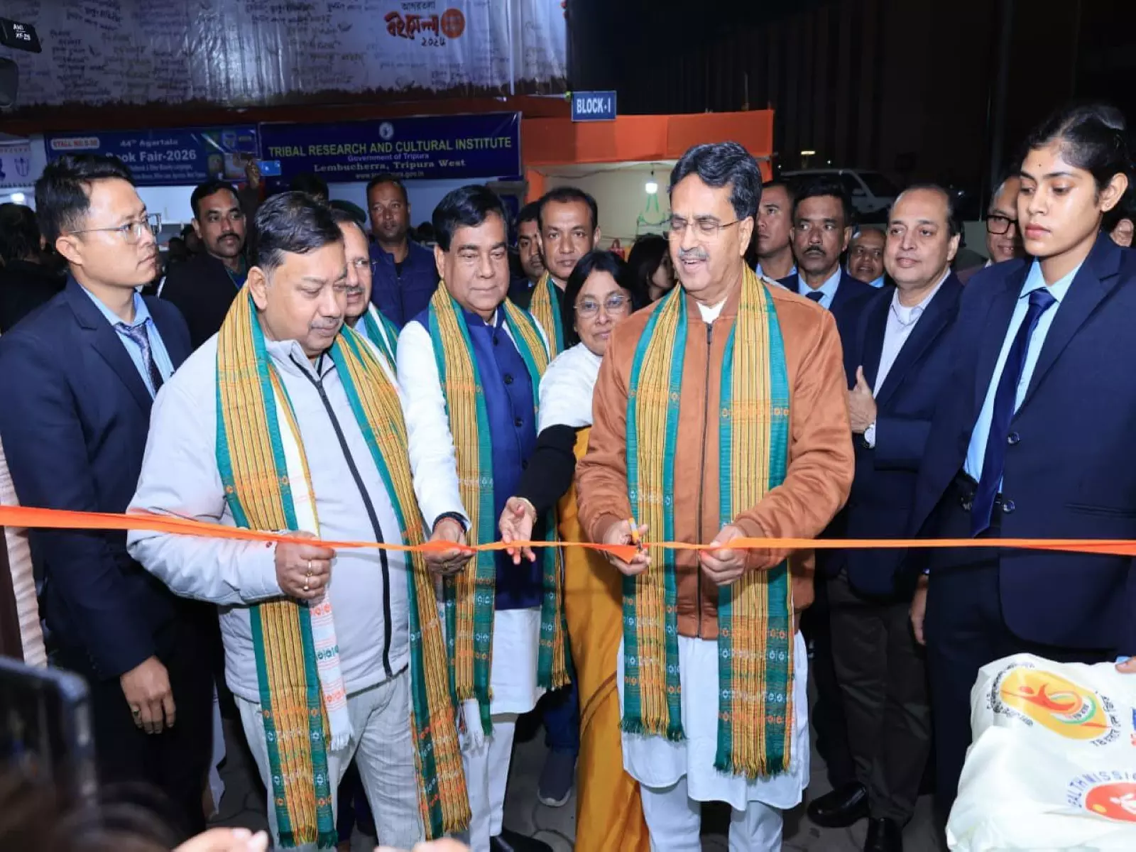 ज्ञान प्राप्त करने का कोई शॉर्टकट नहीं है, प्रतिदिन पढ़ना जरूरी है: त्रिपुरा के CM माणिक साहा ज्ञान प्राप्त करने का कोई शॉर्टकट नहीं है, प्रतिदिन पढ़ना जरूरी है: त्रिपुरा के CM माणिक साहा