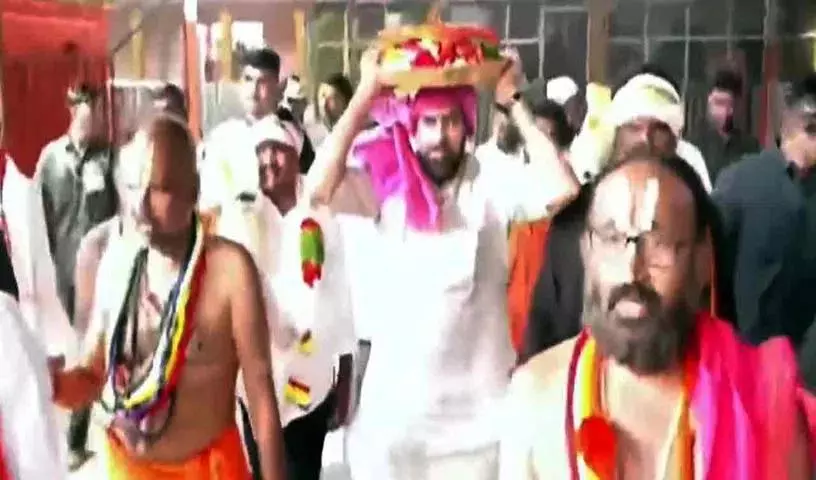 आंध्र प्रदेश के Deputy CM पवन कल्याण ने कोंडागट्टू अंजन्ना मंदिर में विशेष पूजा-अर्चना की आंध्र प्रदेश के Deputy CM पवन कल्याण ने कोंडागट्टू अंजन्ना मंदिर में विशेष पूजा-अर्चना की