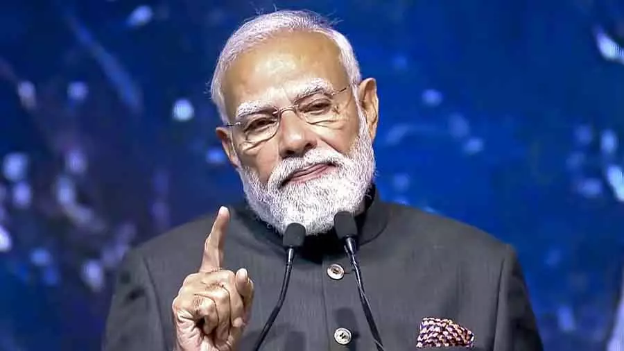 बुद्ध के पवित्र अवशेष सिर्फ़ कलाकृतियां नहीं, बल्कि भारत की पूजनीय विरासत का हिस्सा हैं: PM Modi बुद्ध के पवित्र अवशेष सिर्फ़ कलाकृतियां नहीं, बल्कि भारत की पूजनीय विरासत का हिस्सा हैं: PM Modi