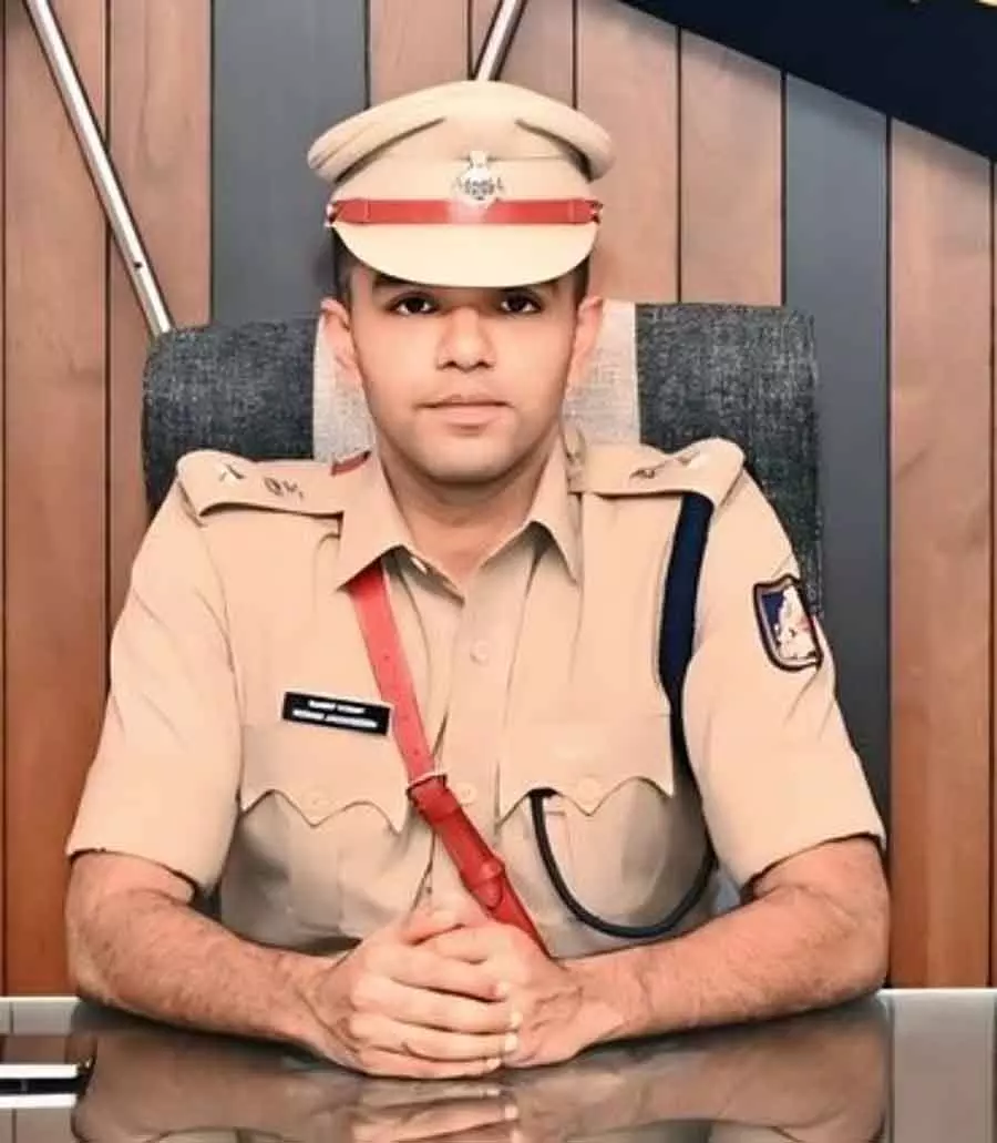 Police की पैनी नज़र: गडग ज़िले ने नशा मुक्त होने का संकल्प लिया Police की पैनी नज़र: गडग ज़िले ने नशा मुक्त होने का संकल्प लिया