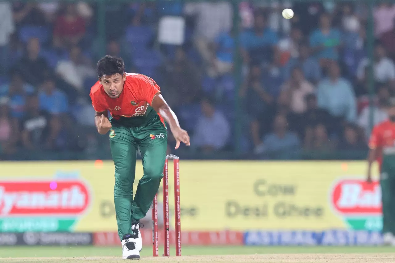 BCCI पूर्व अधिकारी ने बांग्लादेशी खिलाड़ी मुस्तफिजुर की रिलीज़ पर उठाए सवाल BCCI पूर्व अधिकारी ने बांग्लादेशी खिलाड़ी मुस्तफिजुर की रिलीज़ पर उठाए सवाल