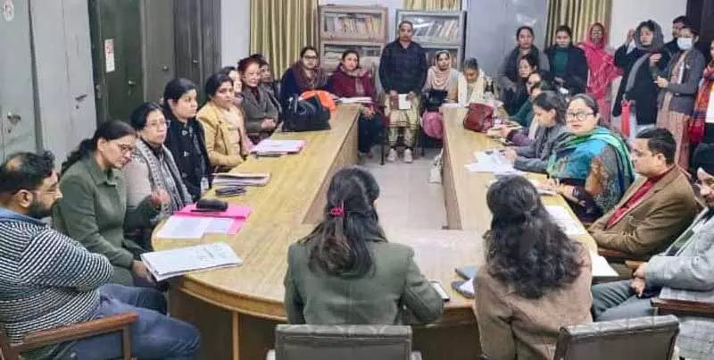 Ludhiana: मैटरनल डेथ, एडमिन ने जवाबदेही बढ़ाने के लिए रिव्यू मीटिंग की Ludhiana: मैटरनल डेथ, एडमिन ने जवाबदेही बढ़ाने के लिए रिव्यू मीटिंग की