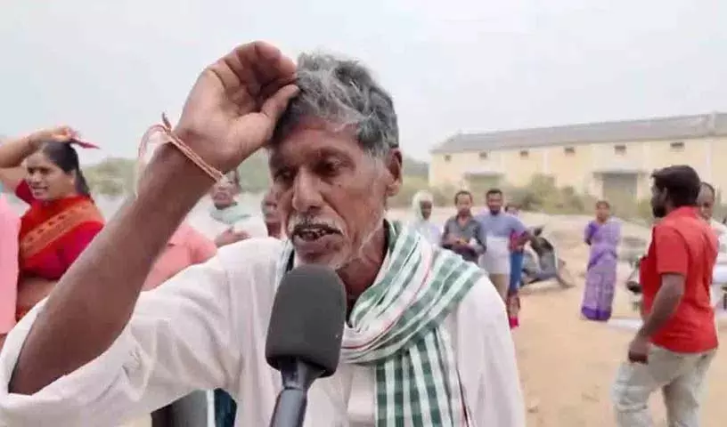 तेलंगाना के किसानों को यूरिया के लिए संघर्ष; सरकार ने App से सरल की प्रक्रिया तेलंगाना के किसानों को यूरिया के लिए संघर्ष; सरकार ने App से सरल की प्रक्रिया