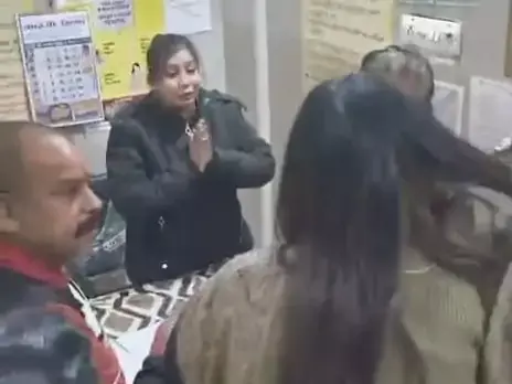 उल्टा हो रहा नशा मुक्ति सेंटर में, नशा सेवन कर रहे मरीज उल्टा हो रहा नशा मुक्ति सेंटर में, नशा सेवन कर रहे मरीज