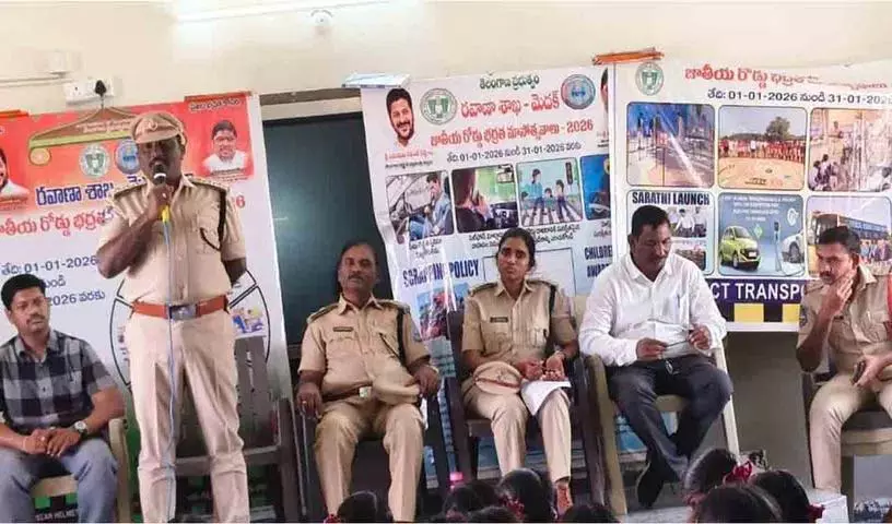 सड़क नियमों का पालन करने से दुर्घटनाओं से बचा जा सकता है: DSP Prasanna Kumar सड़क नियमों का पालन करने से दुर्घटनाओं से बचा जा सकता है: DSP Prasanna Kumar