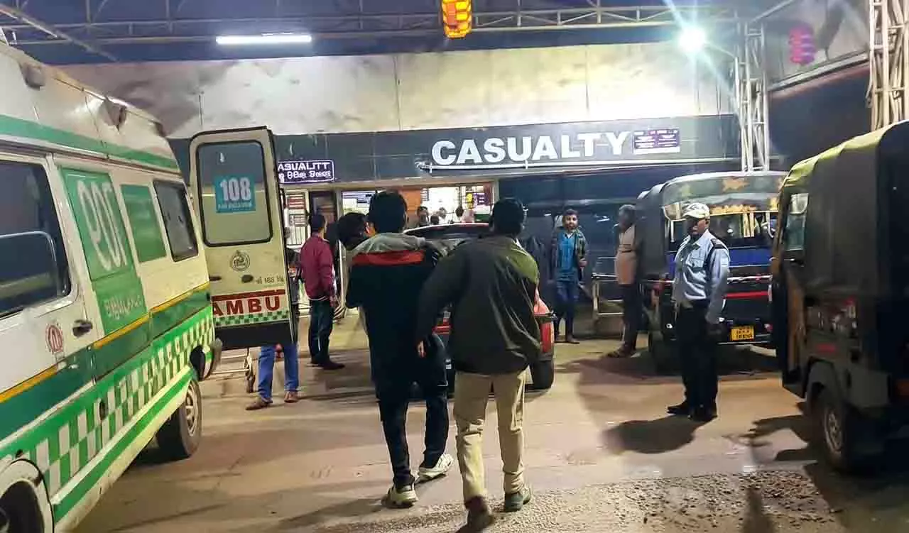 Bhubaneswar में ग्रुप झड़प हुई, 2 युवक गंभीर रूप से घायल Bhubaneswar में ग्रुप झड़प हुई, 2 युवक गंभीर रूप से घायल