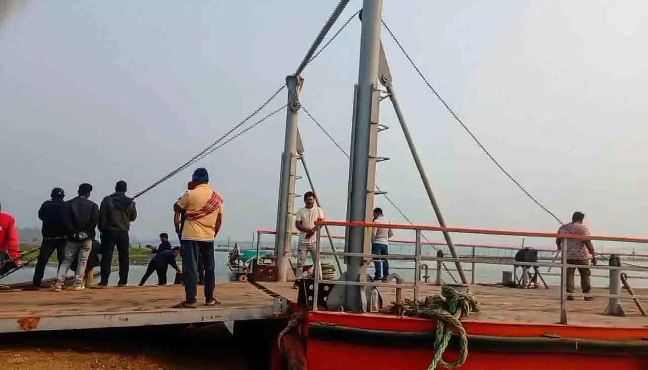 चिल्का हादसे के बाद Puri में फेरी नियम कड़े, लाइफ जैकेट अनिवार्य चिल्का हादसे के बाद Puri में फेरी नियम कड़े, लाइफ जैकेट अनिवार्य