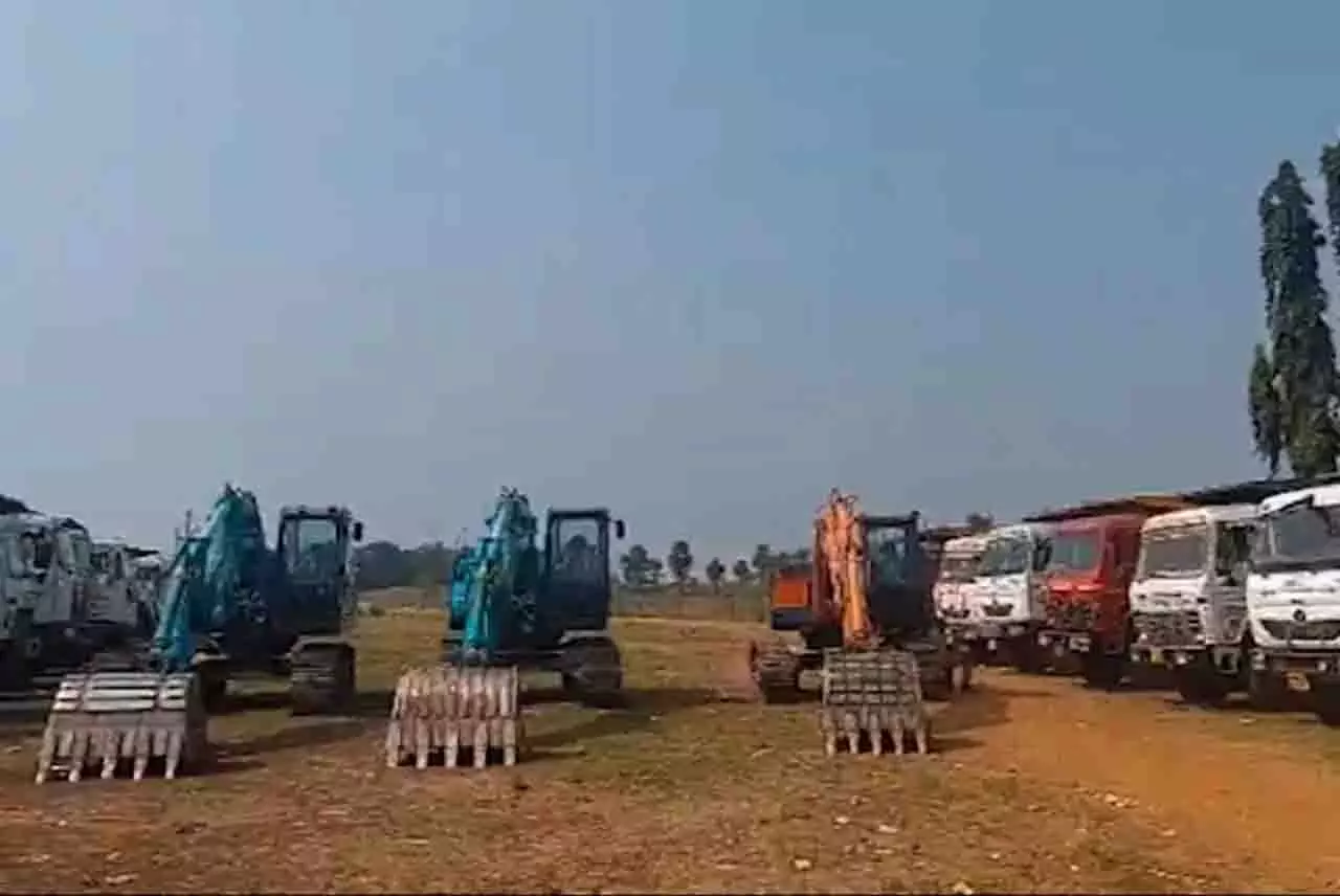 जब्त रेत-तस्करी वाहन छोड़े, कलेक्टर ने IIC पर कार्रवाई की जब्त रेत-तस्करी वाहन छोड़े, कलेक्टर ने IIC पर कार्रवाई की