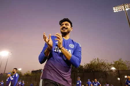 15 बाउंड्री, 130 रन! विजय हजारे ट्रॉफी में अक्षर पटेल की तूफानी पारी 15 बाउंड्री, 130 रन! विजय हजारे ट्रॉफी में अक्षर पटेल की तूफानी पारी