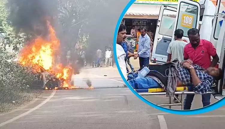 Kandhamal में कार और मोटरसाइकिल की आमने-सामने टक्कर में आग लगने से दो लोग घायल Kandhamal में कार और मोटरसाइकिल की आमने-सामने टक्कर में आग लगने से दो लोग घायल