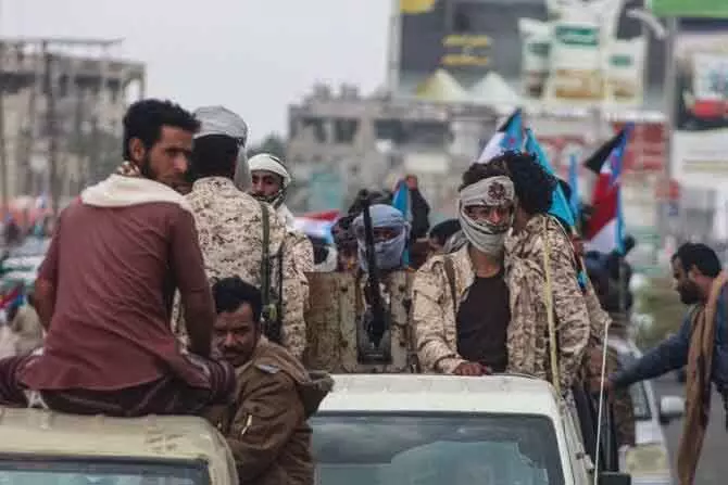 Yemen संकट: सऊदी अरब ने दक्षिणी गुटों को बातचीत के लिए रियाद बुलाया Yemen संकट: सऊदी अरब ने दक्षिणी गुटों को बातचीत के लिए रियाद बुलाया