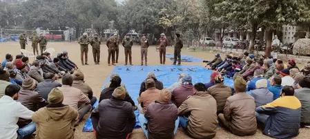 जम्मू-कश्मीर: सीमावर्ती गांवों के 85 वीडीजी सदस्यों ने डीपीएल जम्मू में दी जा रही ट्रेनिंग जम्मू-कश्मीर: सीमावर्ती गांवों के 85 वीडीजी सदस्यों ने डीपीएल जम्मू में दी जा रही ट्रेनिंग
