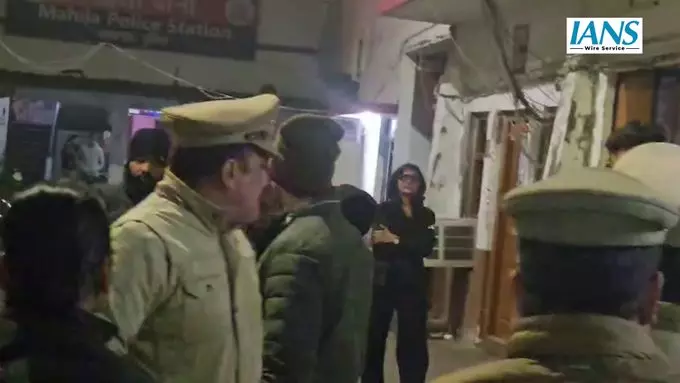 फोक सिंगर नेहा सिंह राठौर पर हेट स्पीच का मामला, दूसरी नोटिस के बाद पुलिस थाने पहुंचीं फोक सिंगर नेहा सिंह राठौर पर हेट स्पीच का मामला, दूसरी नोटिस के बाद पुलिस थाने पहुंचीं