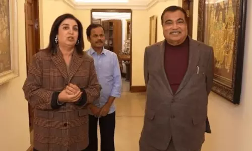 केंद्रीय मंत्री का बंगला गोबर पेंट से चमक रहा, फराह खान ने की तारीफ