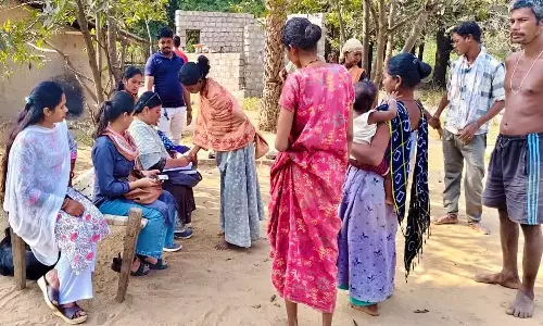 15 साल की बेटी की शादी कर रहे थे परिजन, प्रशासन ने घर में दी दबिश 15 साल की बेटी की शादी कर रहे थे परिजन, प्रशासन ने घर में दी दबिश