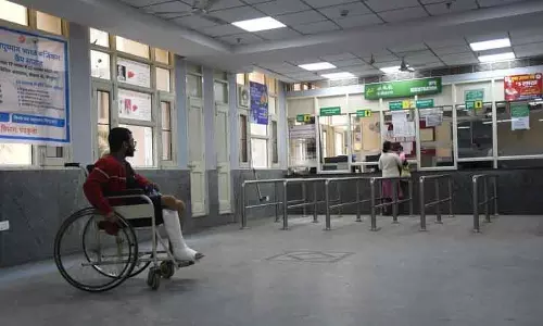 Delhi सरकार ने प्राइवेट हॉस्पिटल में मुफ़्त इलाज के लिए EWS इनकम लिमिट 5 लाख रुपये की
