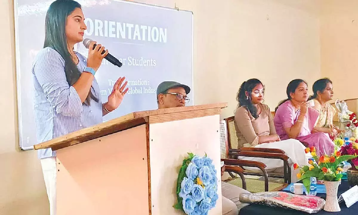 Telangana: इंजीनियरिंग के छात्रों को जनरेटिव AI ट्रेनिंग मिलेगी Telangana: इंजीनियरिंग के छात्रों को जनरेटिव AI ट्रेनिंग मिलेगी
