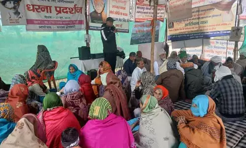 Rewari 200 दिन बाद भी रेवाड़ी के गांववालों का अस्पताल के लिए आंदोलन जारी Rewari 200 दिन बाद भी रेवाड़ी के गांववालों का अस्पताल के लिए आंदोलन जारी