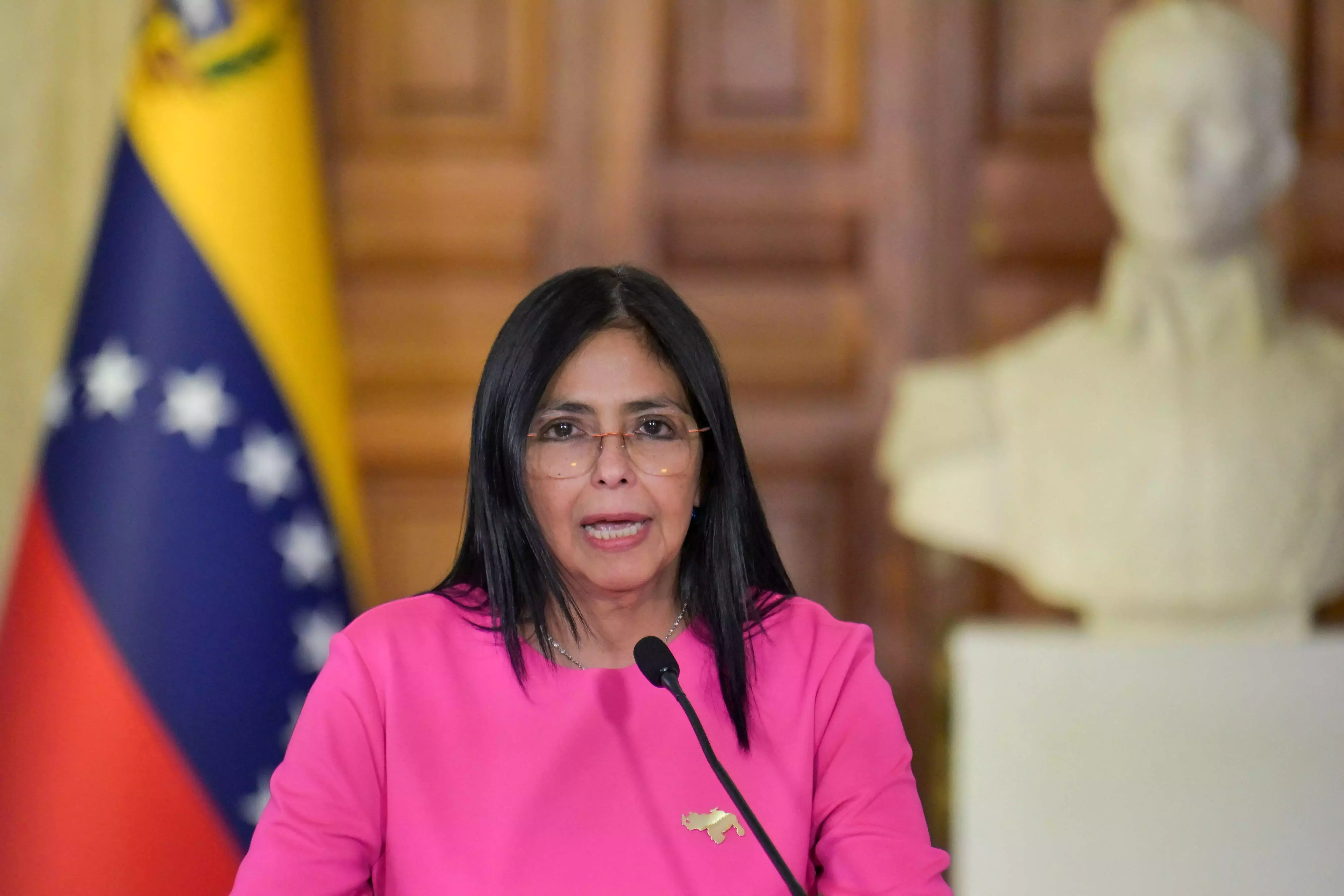 Venezuela के हाई कोर्ट ने उपराष्ट्रपति को अस्थायी रूप से राष्ट्रपति पद संभालने का आदेश दिया
