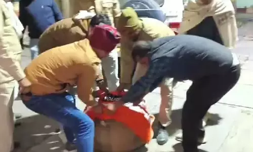 Rajasthan: खुदाई के दौरान जमीन से मिला रहस्यमय खजाना Rajasthan: खुदाई के दौरान जमीन से मिला रहस्यमय खजाना
