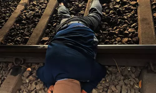 रेलवे कर्मचारी की दुर्ग स्टेशन में मौत, मालगाड़ी की चपेट में आया