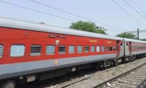 Bihar : बड़ा रेल हादसा ,टला, भैंसा से टकराई ब्रह्मपुत्र मेल Bihar : बड़ा रेल हादसा ,टला, भैंसा से टकराई ब्रह्मपुत्र मेल
