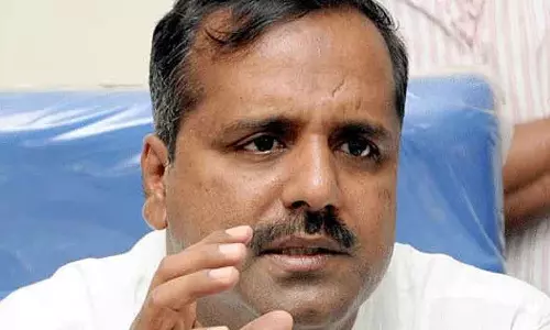 चुने हुए प्रतिनिधियों को ज़िम्मेदारी से पेश आना चाहिए: UT Khader