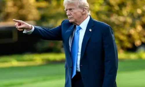 Trump ने सीक्रेसी का बचाव किया, वेनेजुएला ऑपरेशन के बाद विरोधियों को चेतावनी दी