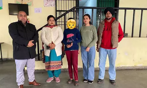 Child Welfare Team ने पूरे शहर में छापेमारी के दौरान नाबालिग को बचाया Child Welfare Team ने पूरे शहर में छापेमारी के दौरान नाबालिग को बचाया
