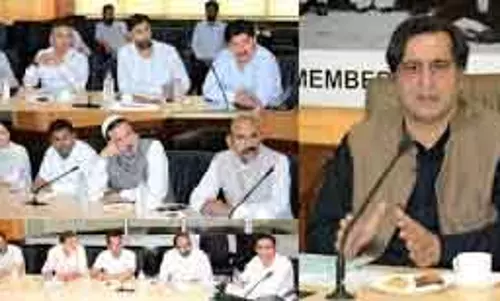 सज्जाद लोन ने सरकारी आश्वासनों पर समिति की बैठक की अध्यक्षता की