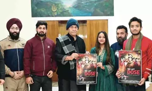 LG Sinha ने जम्मू में ड्रग अब्यूज अवेयरनेस फिल्म का पोस्टर लॉन्च किया