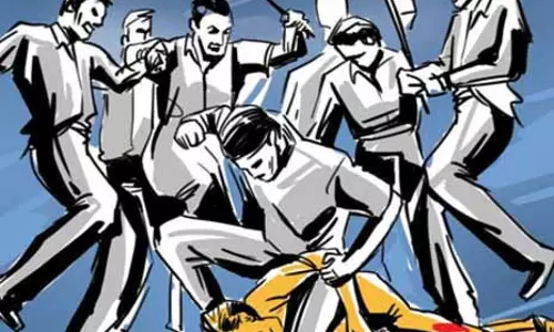 Ludhiana: नाबालिग लड़के को कपड़े उतारकर पीटा गया, वीडियो वायरल होने के बाद 9 लोगों पर केस दर्ज Ludhiana: नाबालिग लड़के को कपड़े उतारकर पीटा गया, वीडियो वायरल होने के बाद 9 लोगों पर केस दर्ज