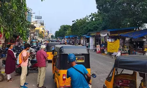 Chennai: मेट्रो कंस्ट्रक्शन के लिए बंद, नॉर्थ माडा स्ट्रीट पार्किंग लॉट में बदली Chennai: मेट्रो कंस्ट्रक्शन के लिए बंद, नॉर्थ माडा स्ट्रीट पार्किंग लॉट में बदली