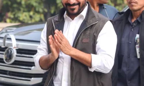 BRS ने तेलंगाना CM से असेंबली में अपशब्दों के लिए माफी मांगने की मांग की BRS ने तेलंगाना CM से असेंबली में अपशब्दों के लिए माफी मांगने की मांग की