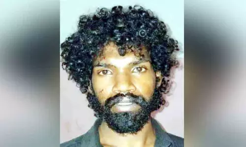 Kerala : युवक को चाकू मारने के मामले में संदिग्ध गिरफ्तार Kerala : युवक को चाकू मारने के मामले में संदिग्ध गिरफ्तार
