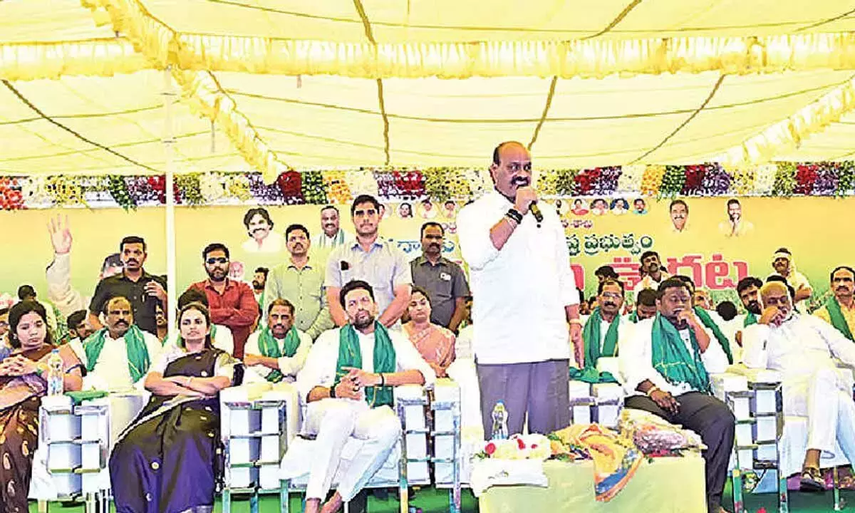 राज्य ने प्याज किसानों को ऐतिहासिक राहत दी है: मंत्री Achannaidu राज्य ने प्याज किसानों को ऐतिहासिक राहत दी है: मंत्री Achannaidu