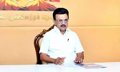 नई पेंशन योजना सोशल सिक्योरिटी के सम्मान में एक बड़ा कदम, सहयोगियों ने DMK सरकार की तारीफ़ की नई पेंशन योजना सोशल सिक्योरिटी के सम्मान में एक बड़ा कदम, सहयोगियों ने DMK सरकार की तारीफ़ की