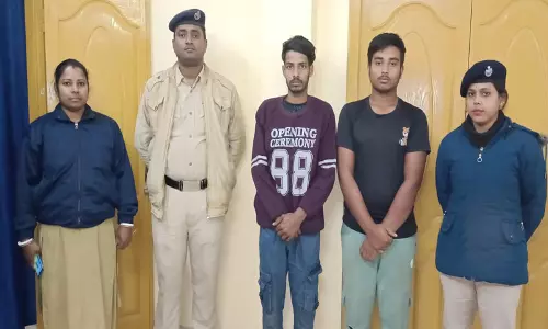 Sonamura में बांग्लादेशी नागरिक और भारतीय दलाल को हिरासत में लिया गया Sonamura में बांग्लादेशी नागरिक और भारतीय दलाल को हिरासत में लिया गया