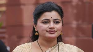 BJP के नवनीत राणा ने भारत में बांग्लादेशी खिलाड़ियों के खेलने का विरोध किया, कांग्रेस ने बोर्ड की आलोचना की