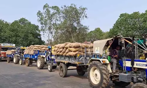 Gadag : मक्का की खरीद से भ्रम की स्थिति Gadag : मक्का की खरीद से भ्रम की स्थिति