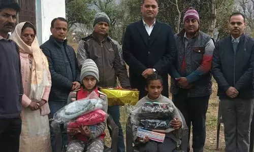 CM के दखल पर कांगड़ा प्रशासन दो बेसहारा नाबालिग बहनों की देखभाल करेगा CM के दखल पर कांगड़ा प्रशासन दो बेसहारा नाबालिग बहनों की देखभाल करेगा