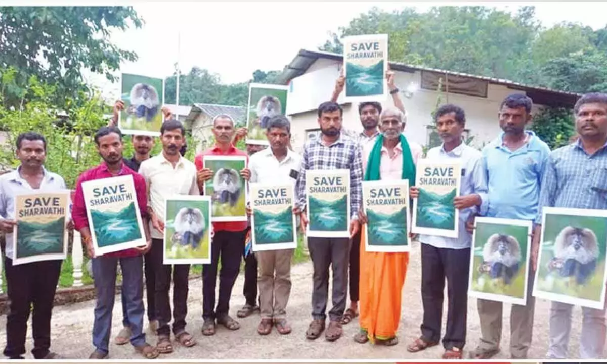 शरावती प्रोजेक्ट से विस्थापित लोगों को कोगिलू अतिक्रमणकारियों से ज़्यादा प्राथमिकता दी जानी चाहिए